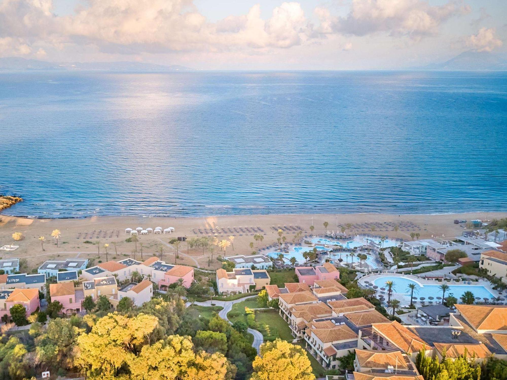 Grecotel Luxme Oasis At Riviera Olympia & Aqua Park ロウトラ・キリニ エクステリア 写真